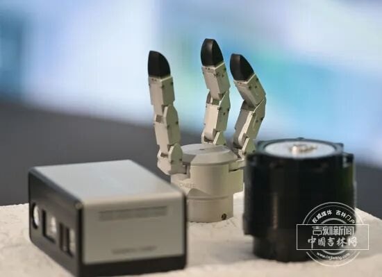 从聚光灯到流水线:8个月,吉林正长出“能干活”的机器人
